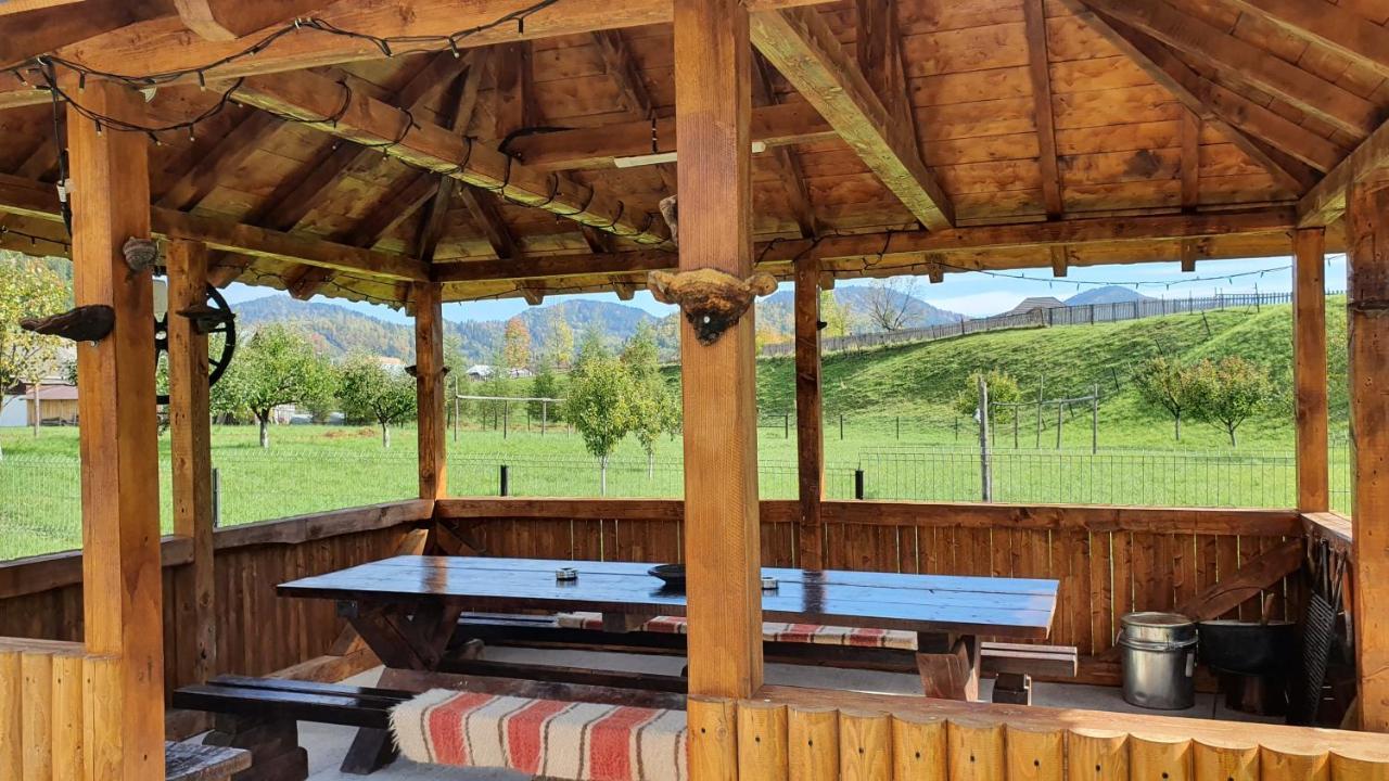 Cabana Alesia, Relaxare La Poalele Raraului 坎普朗莫道尼斯 外观 照片